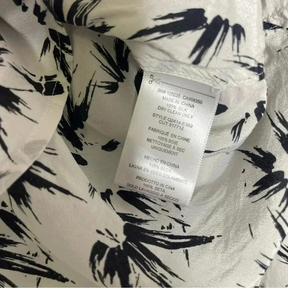 Equipment Femme 100% Silk Button Down Career Shirt Size Medium - Picture 3 of 7